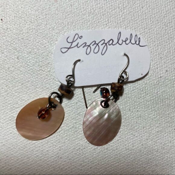 Mother of Pearl Medallion earrings - Picture 6 of 6